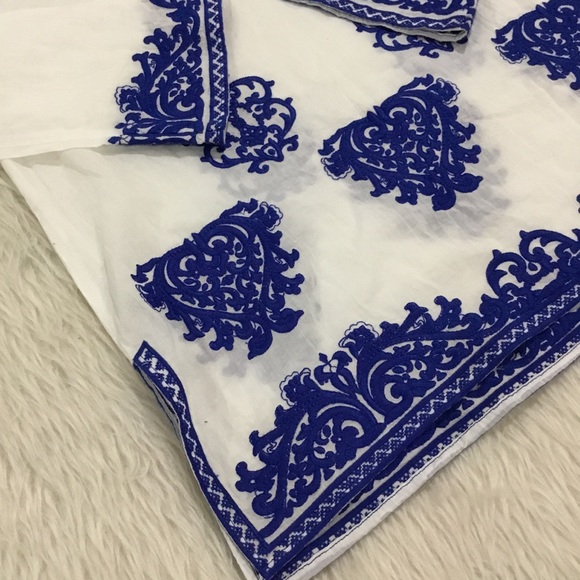 Michael Michael kors women’s white embroidered blue floral tunic top size small - Picture 2 of 6